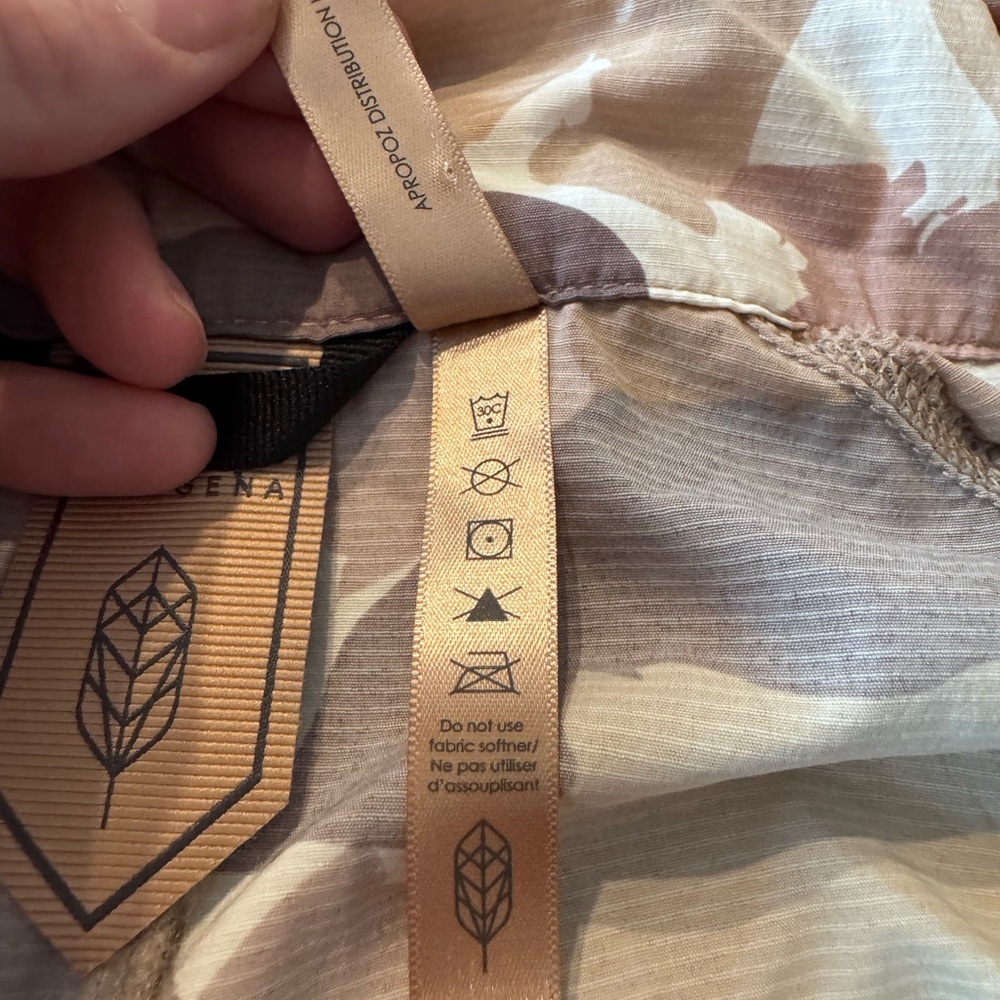 Indygena Women’s Hooded Lightweight Jacket Leaf Camo Print Size M Zip Front - Picture 6 of 9